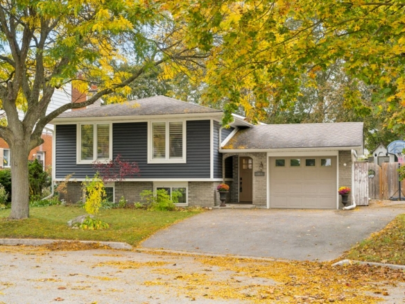 361 LEE Circle, Waterloo