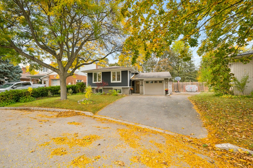 361 LEE Circle, Waterloo