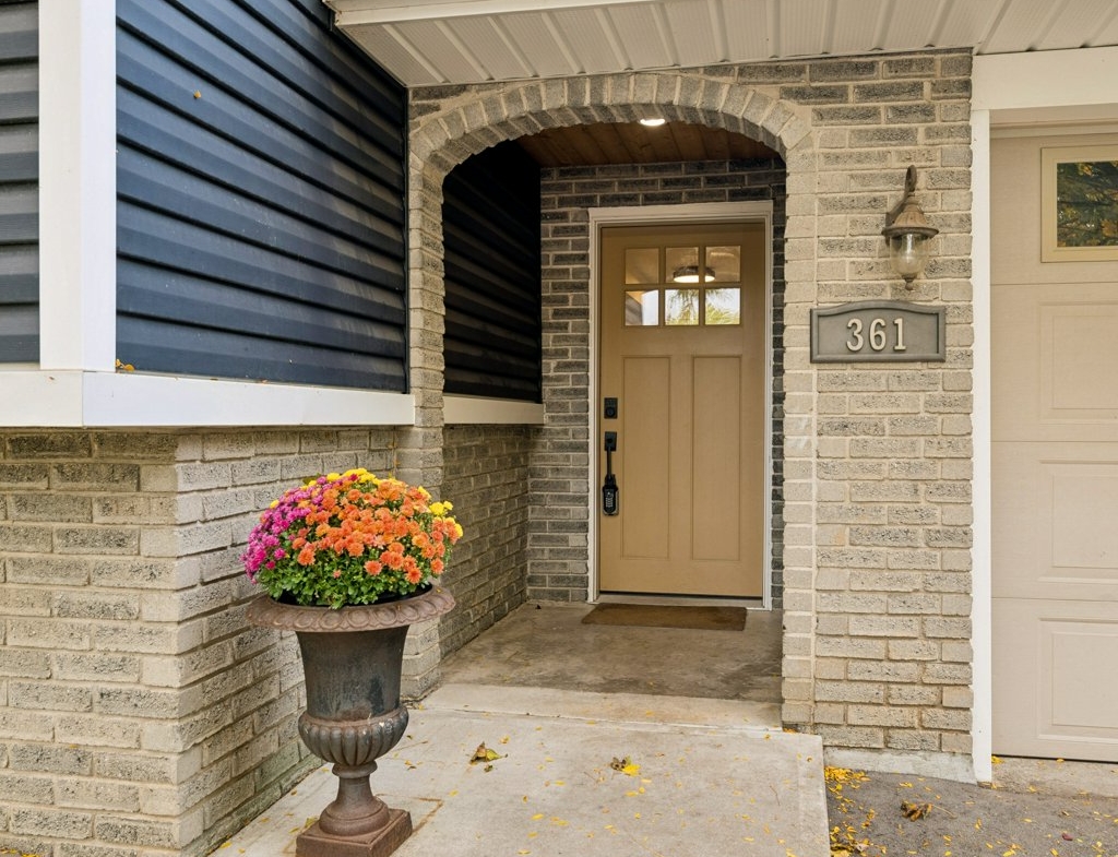361 LEE Circle, Waterloo
