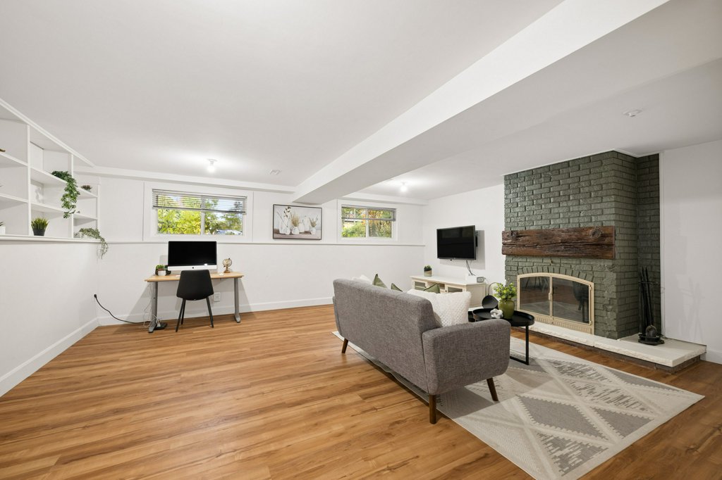 361 LEE Circle, Waterloo
