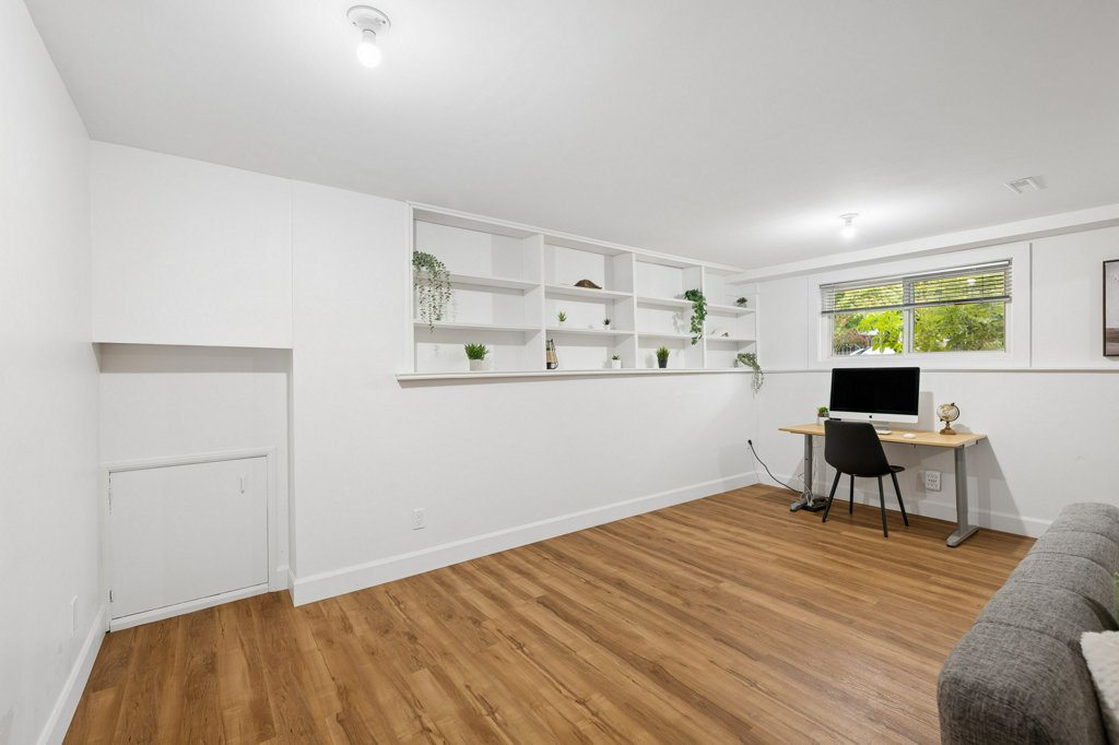 361 LEE Circle, Waterloo