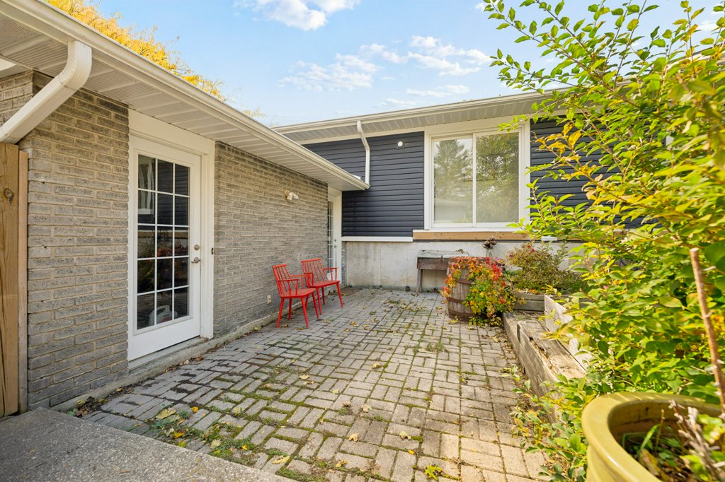361 LEE Circle, Waterloo