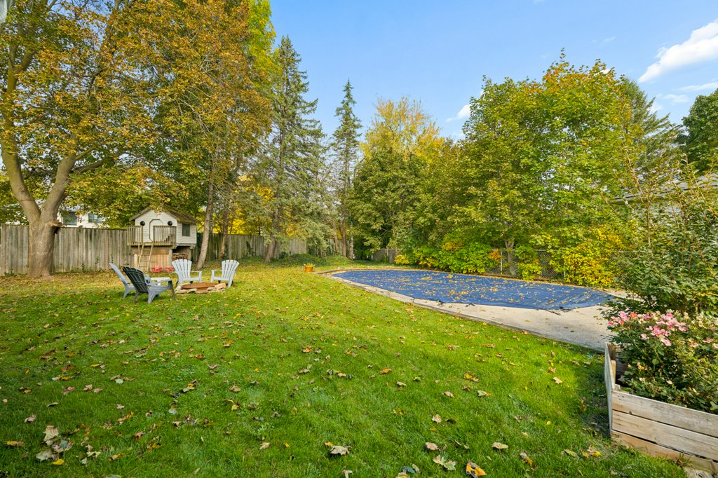 361 LEE Circle, Waterloo